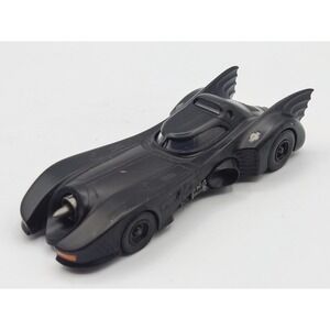 Jada Toys DC Comics 1/32 1989 Batmobile Die-cast Car with Batman Figure